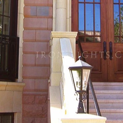 Pillaster light fixture with clear glass